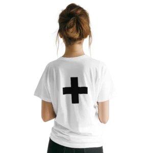 vrouw t shirt zwart kruis