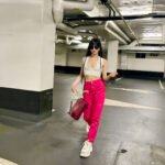 lady with red pants
